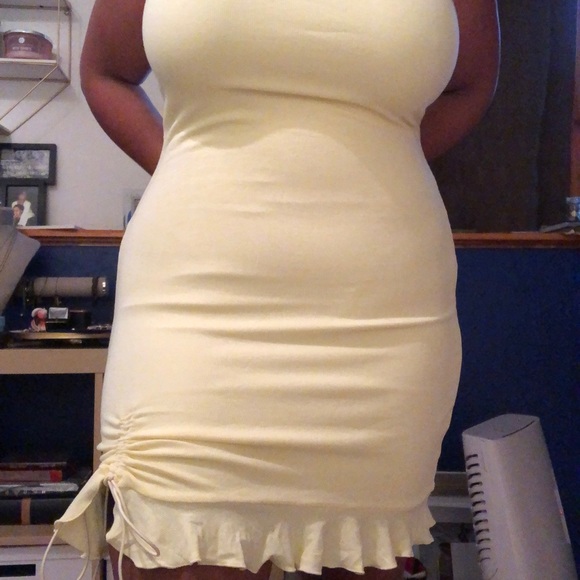 By Egreis Celia Dress in Yellow - Picture 2 of 2